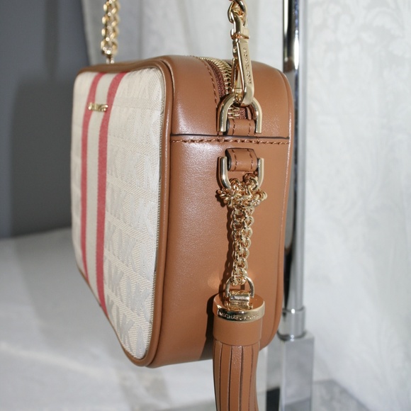 MICHAEL KORS MEDIUM CAMERA CROSSBODY VANILLA/ACORN - Picture 3 of 7